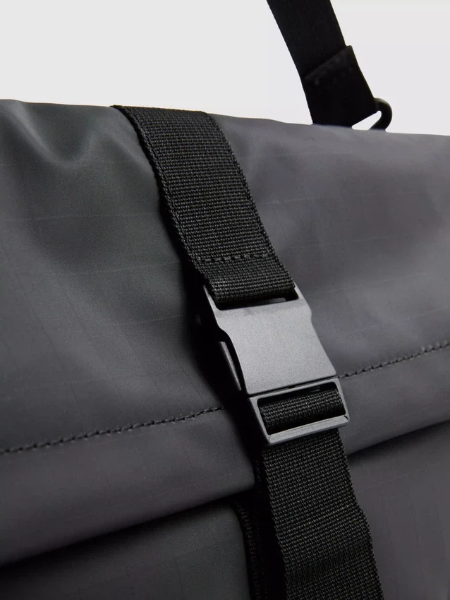 Crossbodytas met gespsluiting