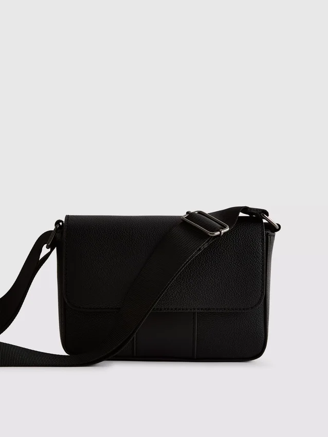 Crossbodytas met klep
