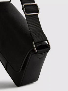 Crossbodytas met klep
