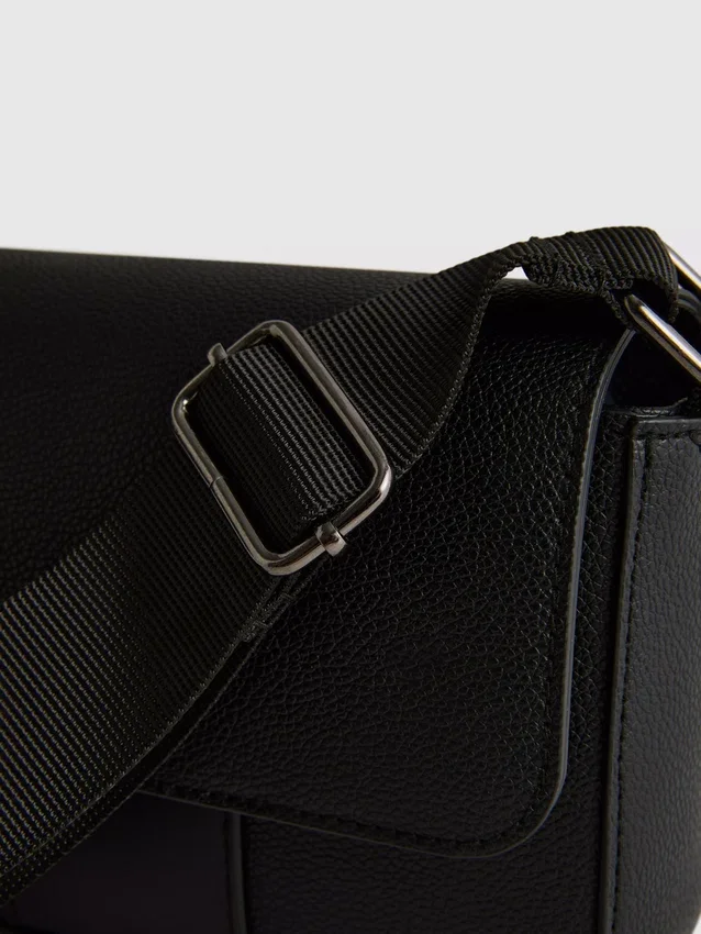 Crossbodytas met klep