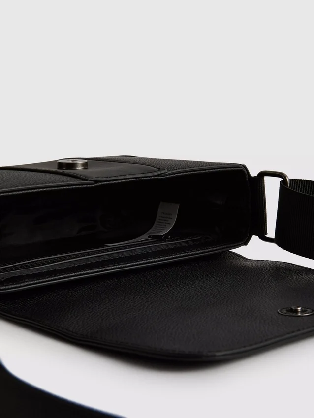 Crossbodytas met klep