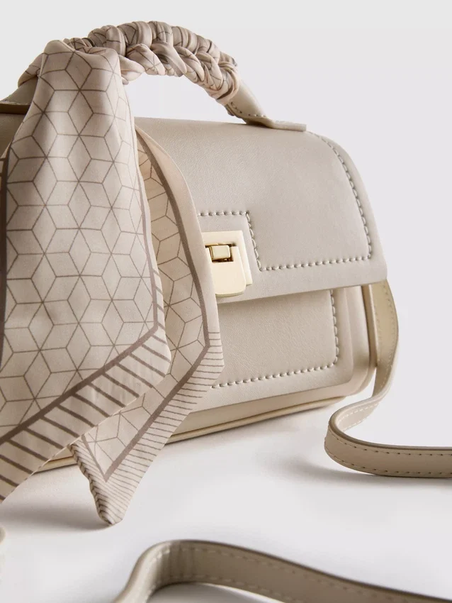 Crossbodytas met sjaaldetail