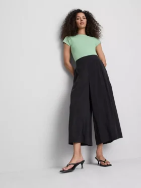 Culottebroek met middelhoge taille en wijde pijpen
