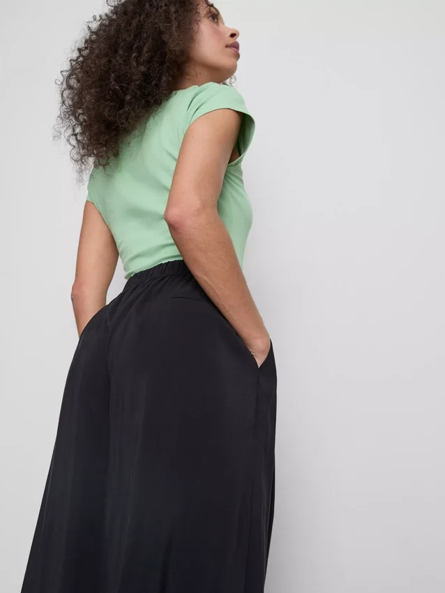 Culottebroek met middelhoge taille en wijde pijpen