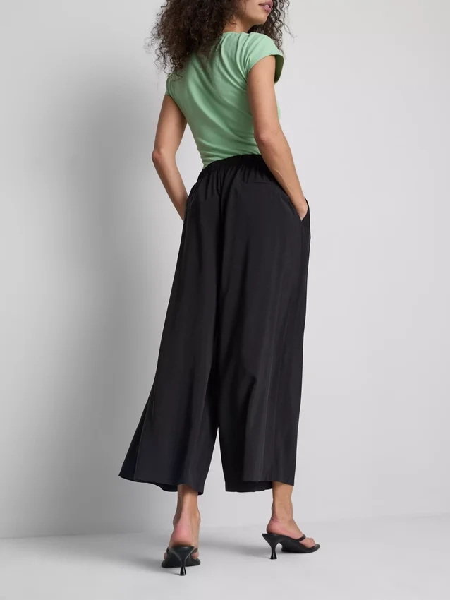 Culottebroek met middelhoge taille en wijde pijpen