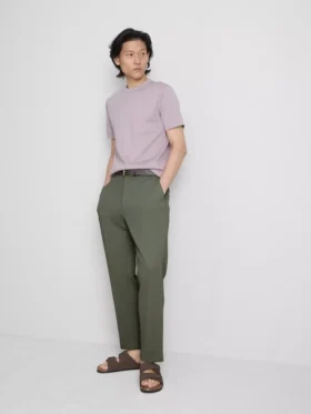 De broek met normale pasvorm