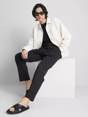 De broek met normale pasvorm