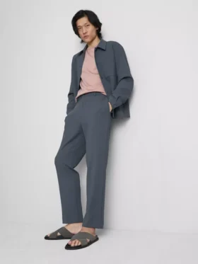 De broek met normale pasvorm