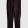 De broek met normale pasvorm