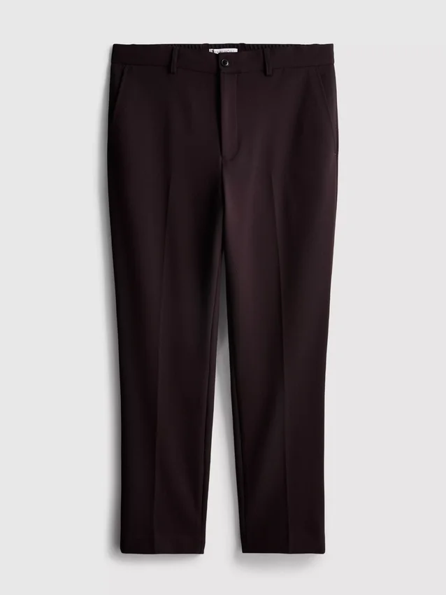 De broek met normale pasvorm