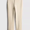 De broek met normale pasvorm