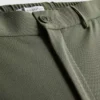 De broek met normale pasvorm