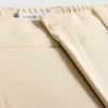 De broek met normale pasvorm