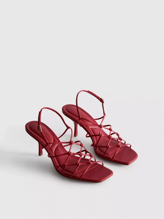 De 'Edit'-sandalen met gevlochten stilettohakken