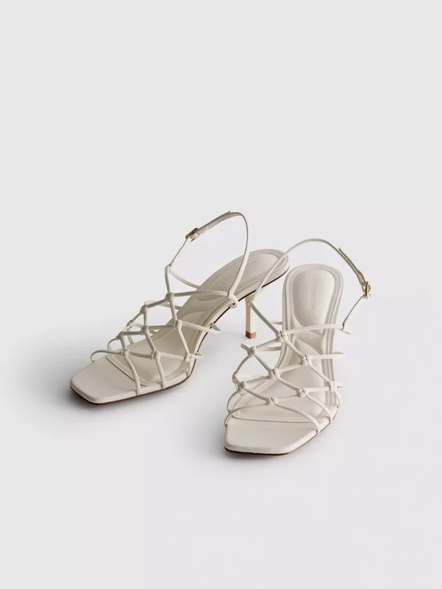De 'Edit'-sandalen met gevlochten stilettohakken