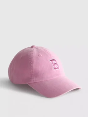 De Primark-scène | baseballpet met geborduurde initialen