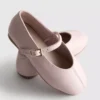 De 'The Edit'-ballerina's van leer als platte schoenen