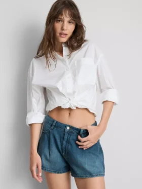 Denim short met plooien en uitlopende pijpen, met een hoog katoengehalte