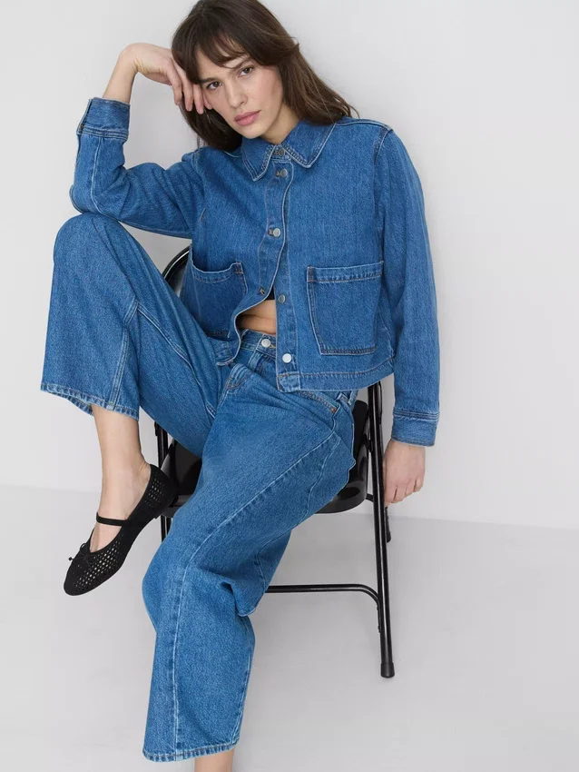 Denimjasje met katoenen opgestikte zak