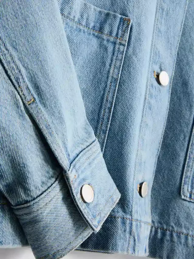 Denimjasje met katoenen opgestikte zak
