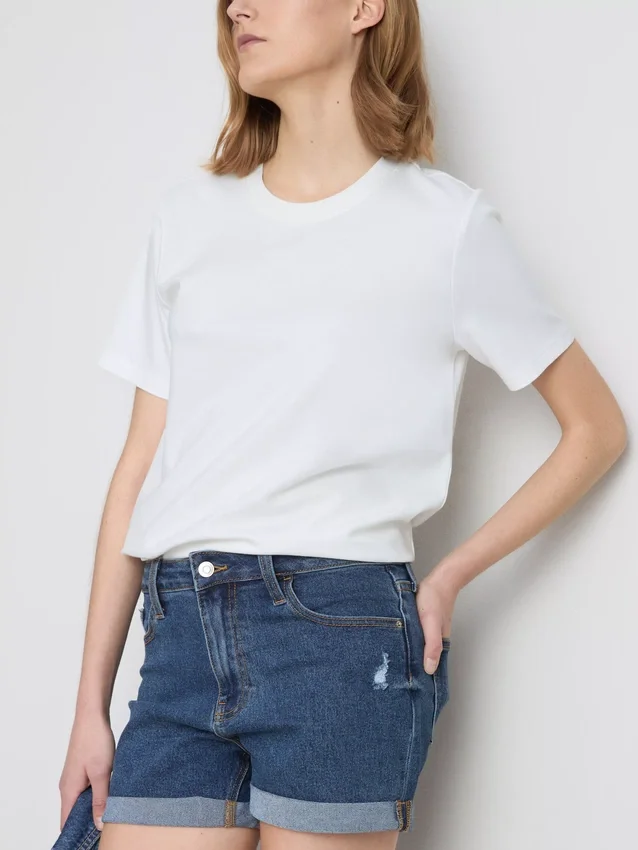 Denimshort met middelhoge taille en omgeslagen zoom