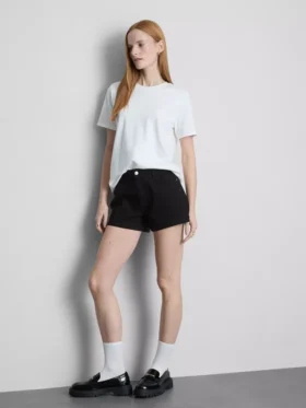 Denimshort met middelhoge taille en omgeslagen zoom