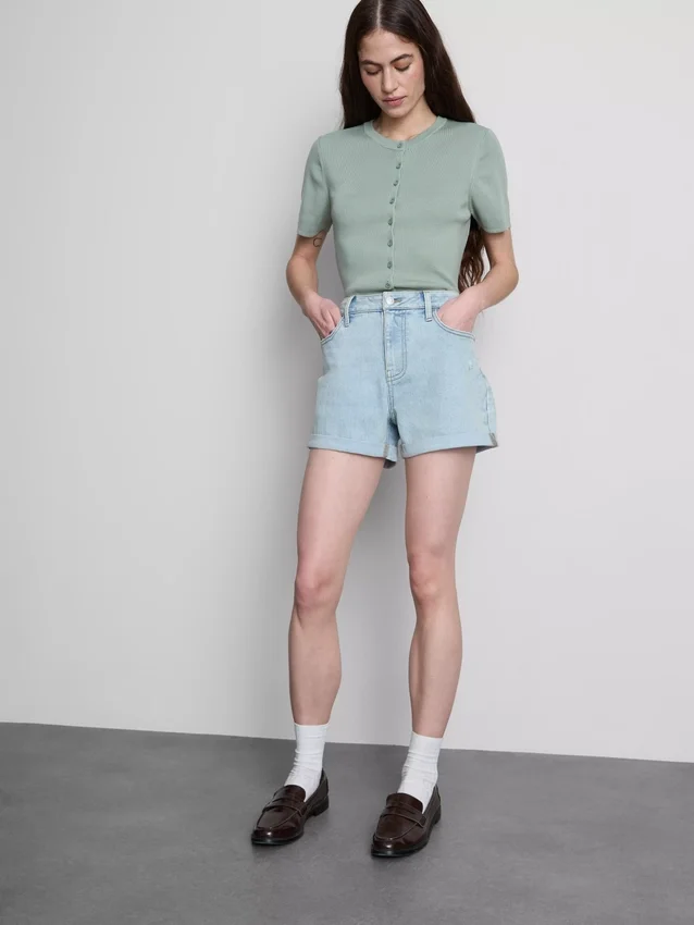 Denimshort met middelhoge taille en omgeslagen zoom