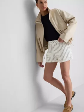 Denimshort met middelhoge taille en omgeslagen zoom