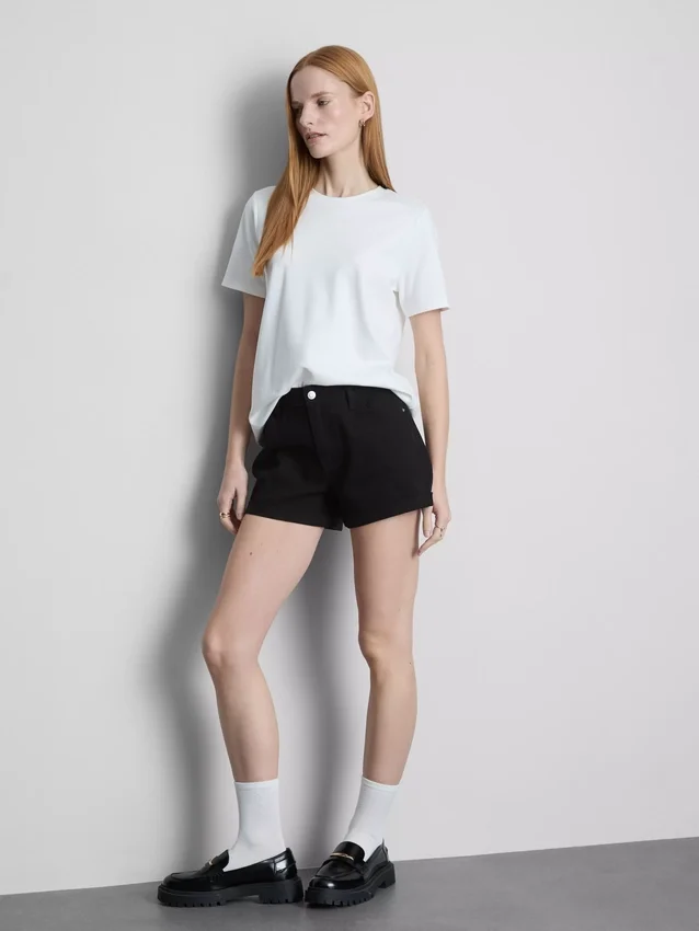 Denimshort met middelhoge taille en omgeslagen zoom