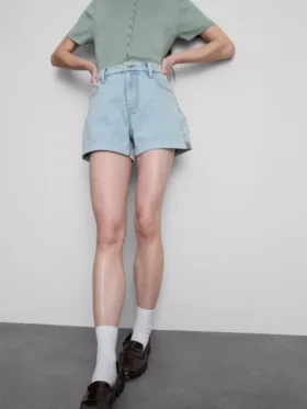 Denimshort met middelhoge taille en omgeslagen zoom