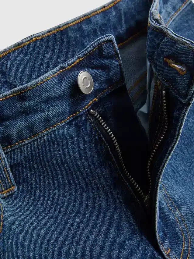 Denimshort met middelhoge taille en omgeslagen zoom