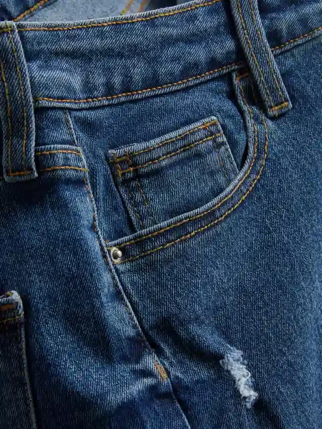 Denimshort met middelhoge taille en omgeslagen zoom