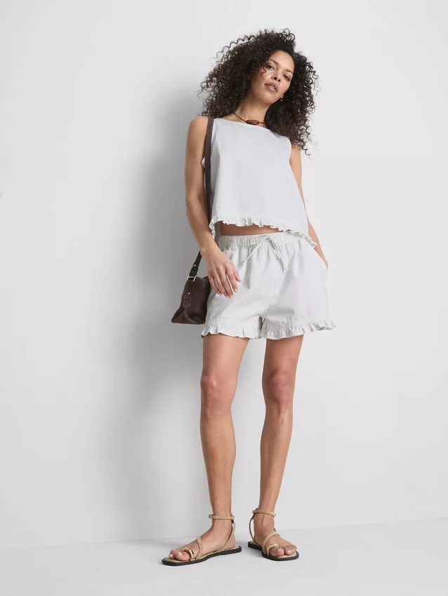 Denimshort met ruches aan de zoom