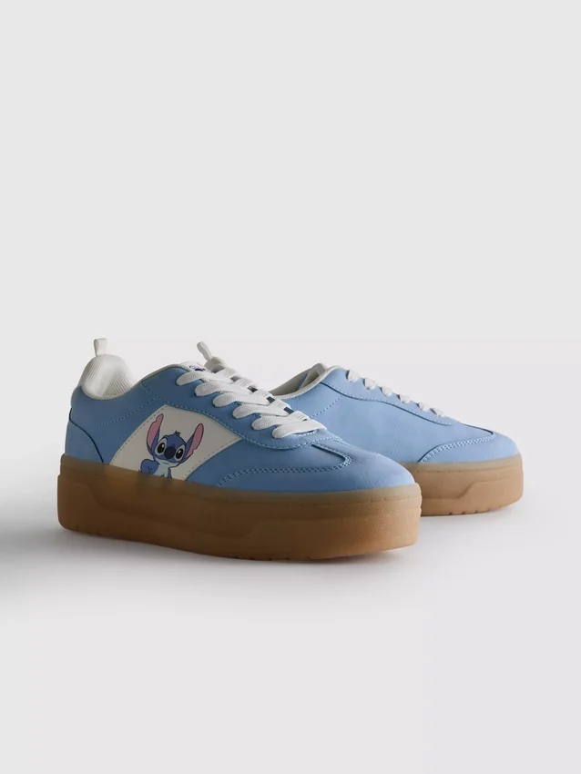 Disney's Stitch sneakers met dikke rubberen zool