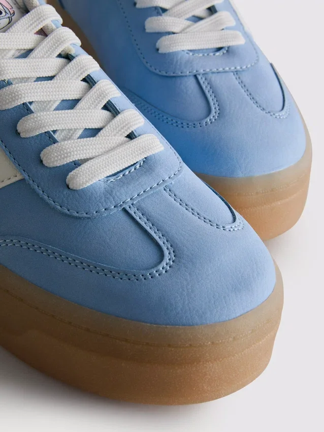 Disney's Stitch sneakers met dikke rubberen zool
