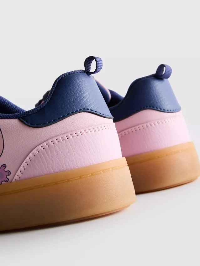 Disney's Stitch-sneakers met rubberen zool