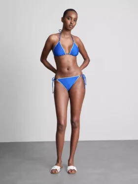 Driehoekige bikinitop met stikdetails