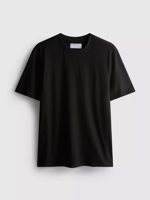 Een T-shirt met normale pasvorm, korte mouwen en een ronde hals