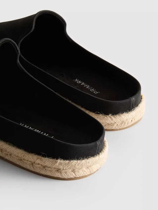 Espadrille-muiltjes om gewoon in te stappen
