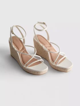 Espadrilles met bandjes en sleehak