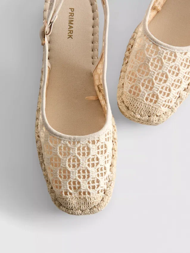 Espadrilles met slingback-bandjes