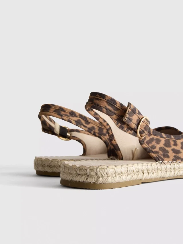 Espadrilles met slingback-bandjes