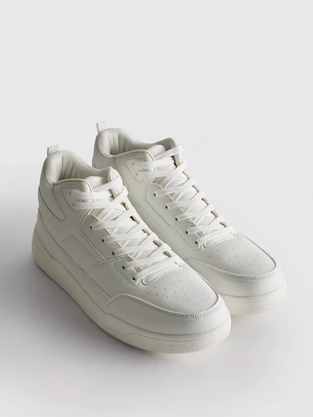 Essentiële hoge sneakers