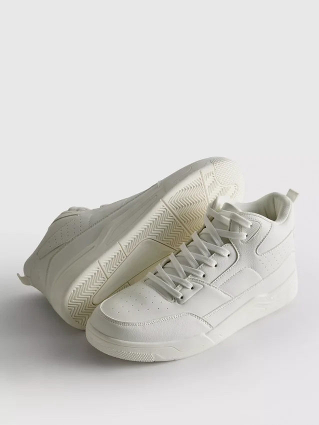 Essentiële hoge sneakers