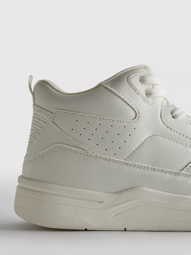 Essentiële hoge sneakers
