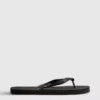 Essentiële teenslippers