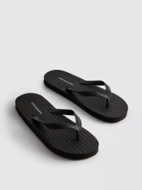 Essentiële teenslippers