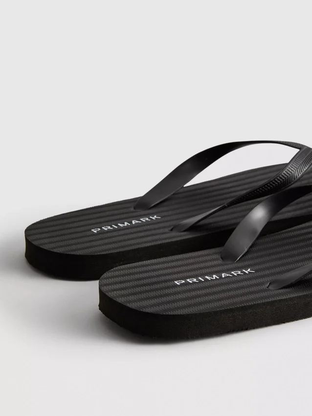 Essentiële teenslippers
