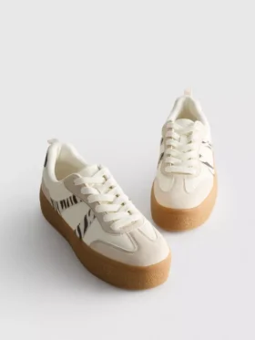 Flatform-zool van rubber