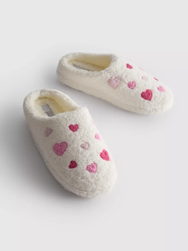 Fleece-pantoffels met hartmotief